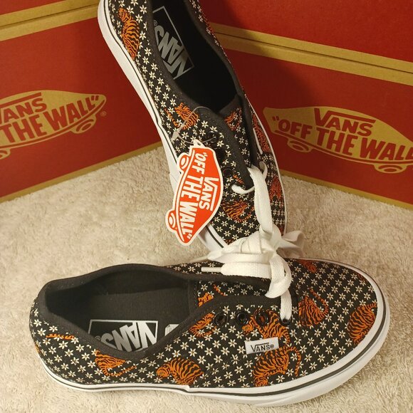 Vans Men's 4.5/Women's 6 Authentic Tiger Floral Black /True White VN0A2Z5I19M - Picture 1 of 12